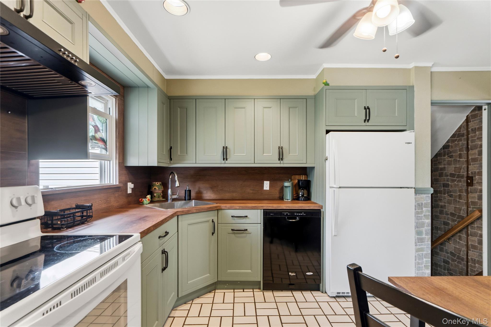 582 Benton Road Property Photo 13