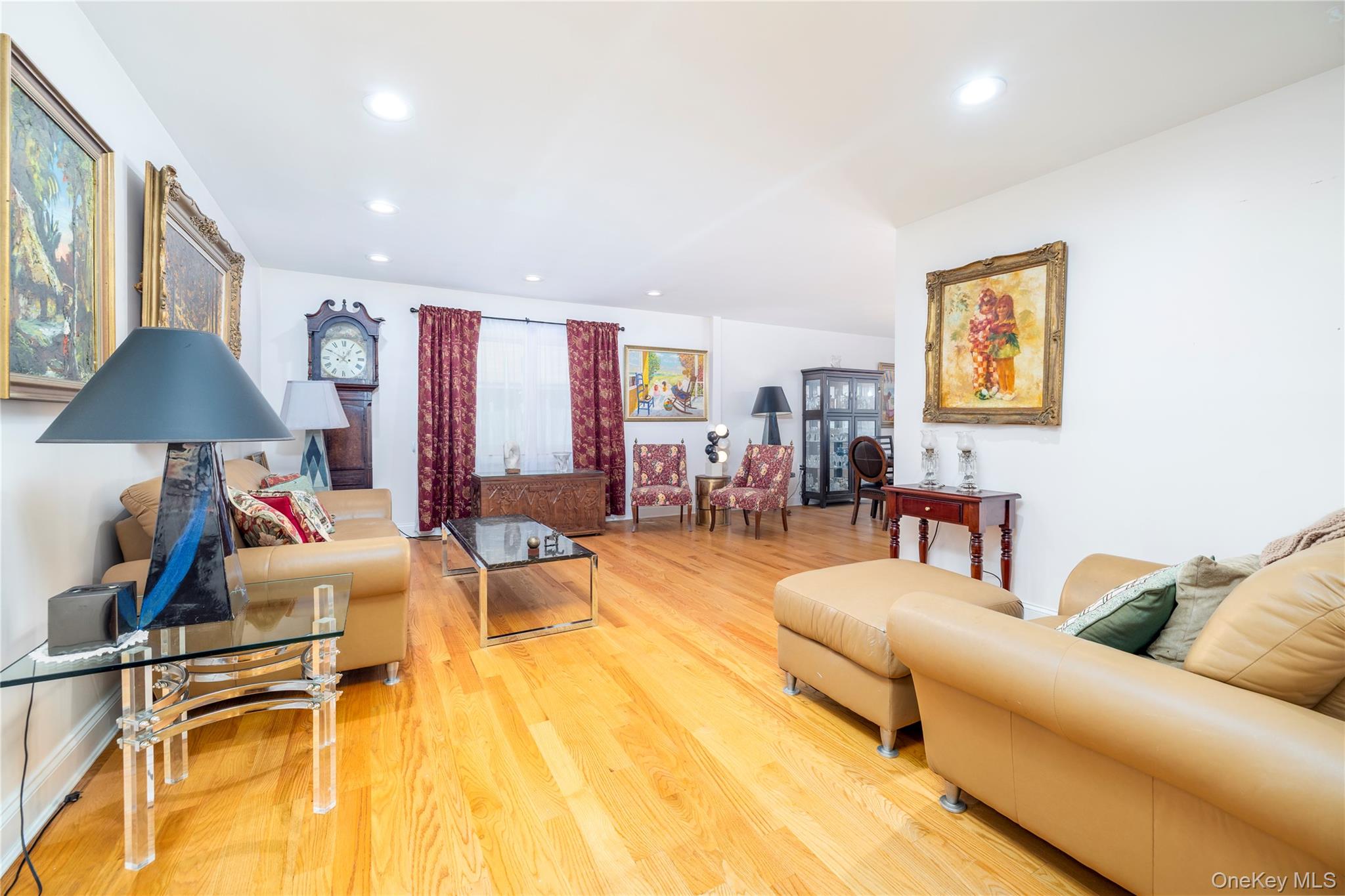 163 Mott Street Property Photo 6
