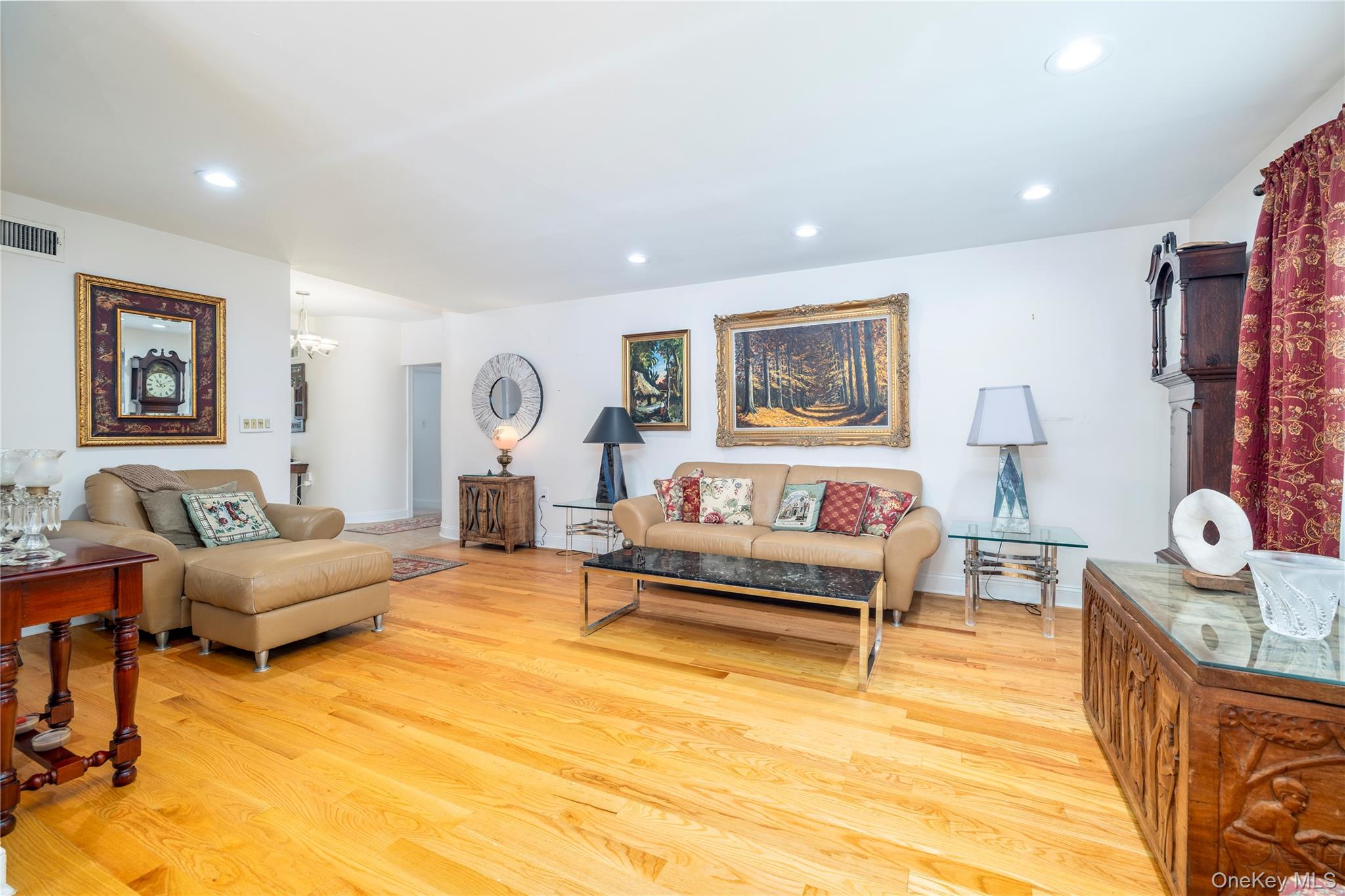 163 Mott Street Property Photo 7