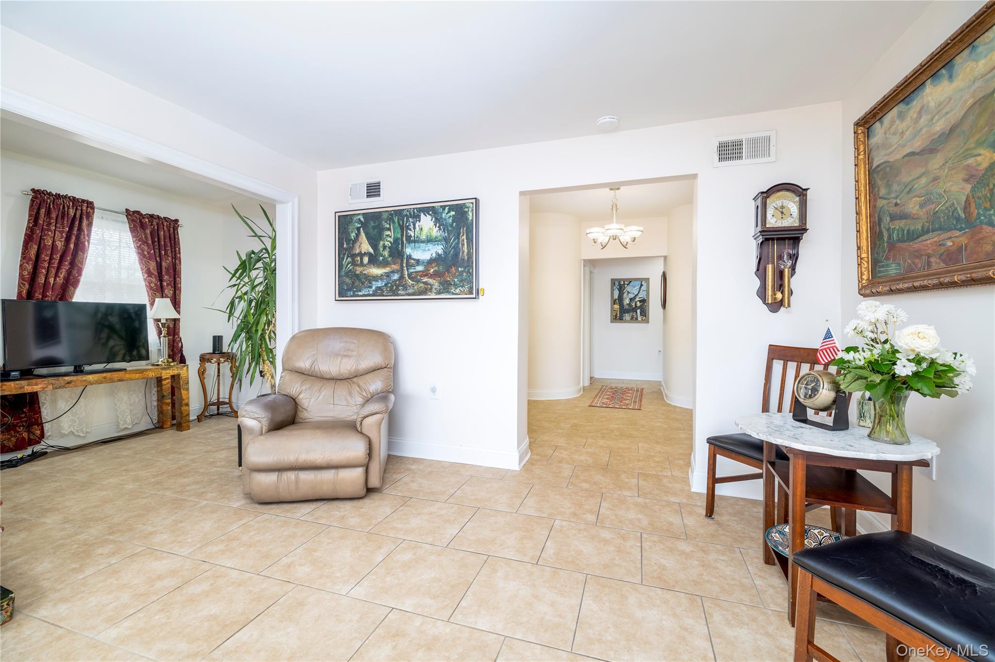163 Mott Street Property Photo 16