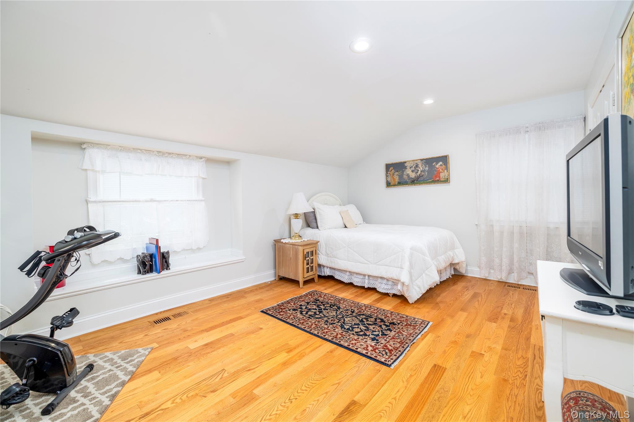 163 Mott Street Property Photo 19