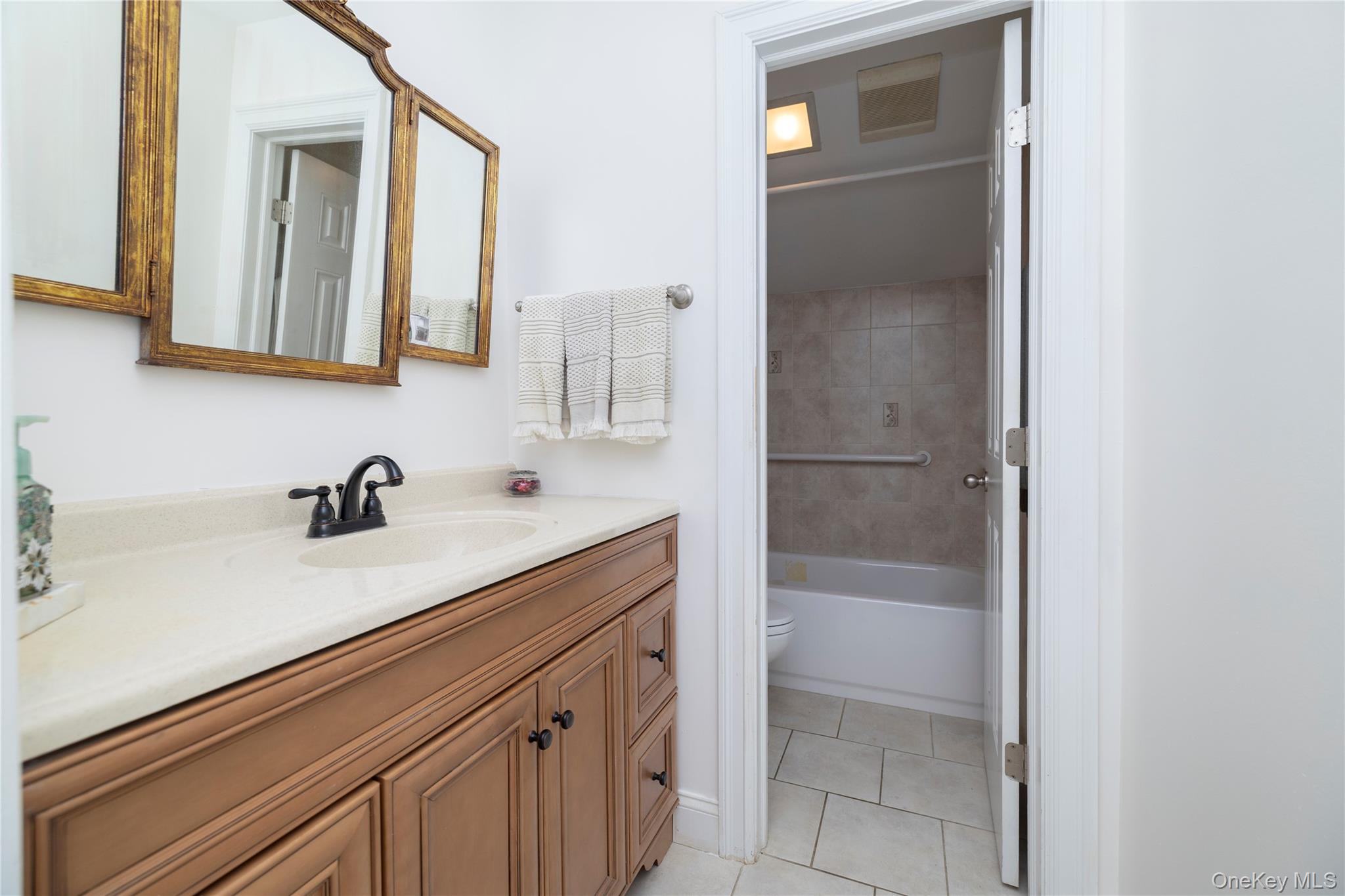163 Mott Street Property Photo 21