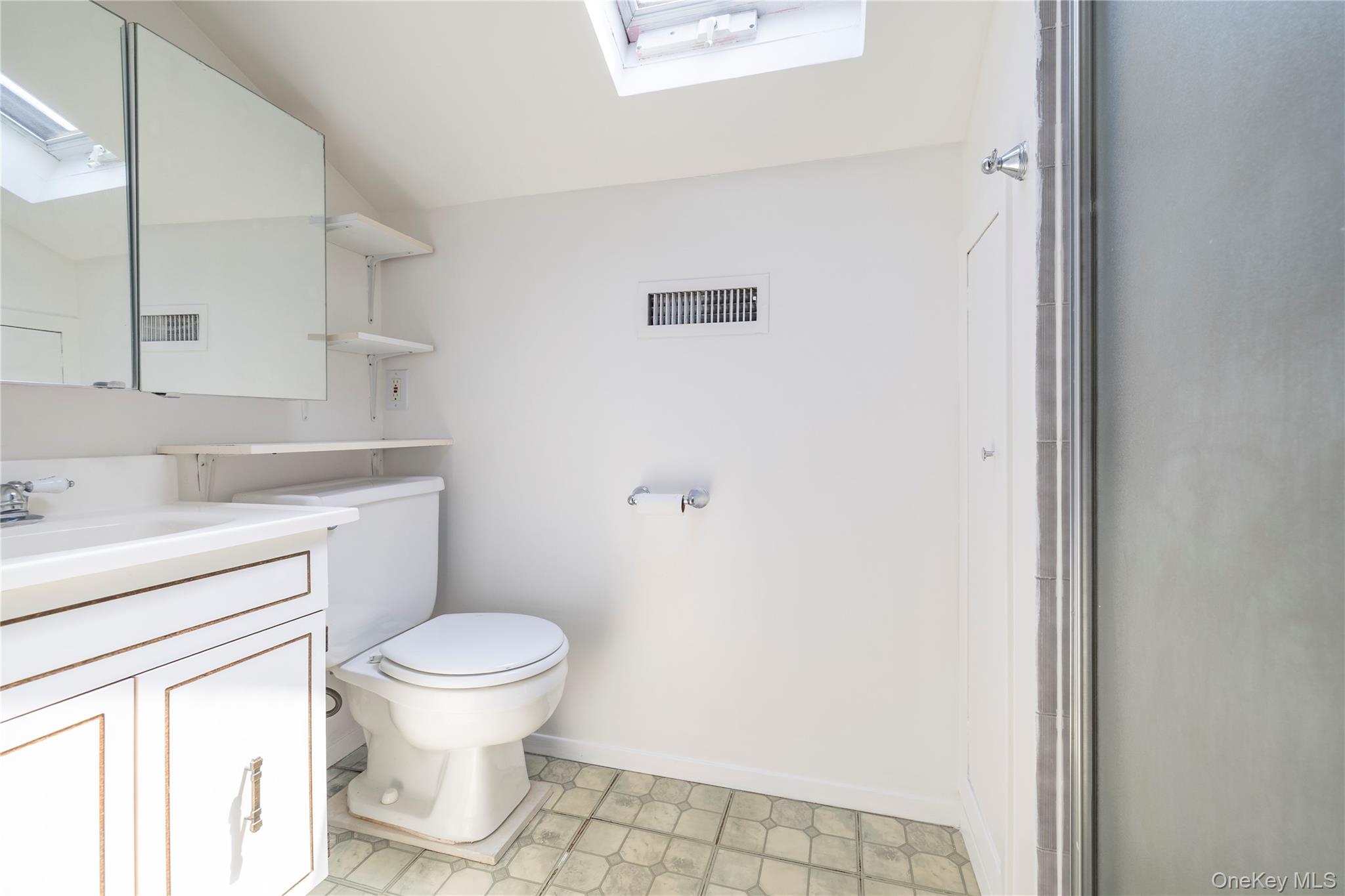 163 Mott Street Property Photo 25