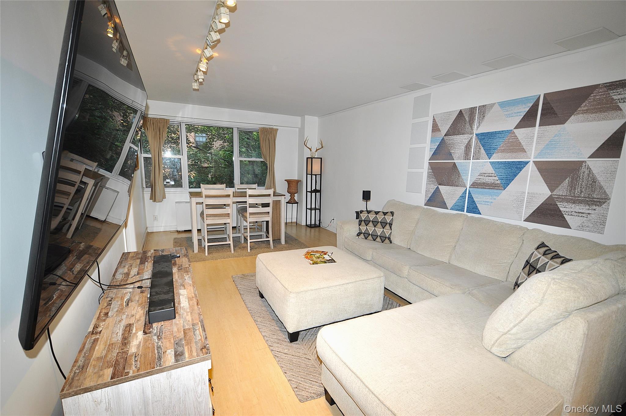 230 Garth Road 3B1 Property Photo 1