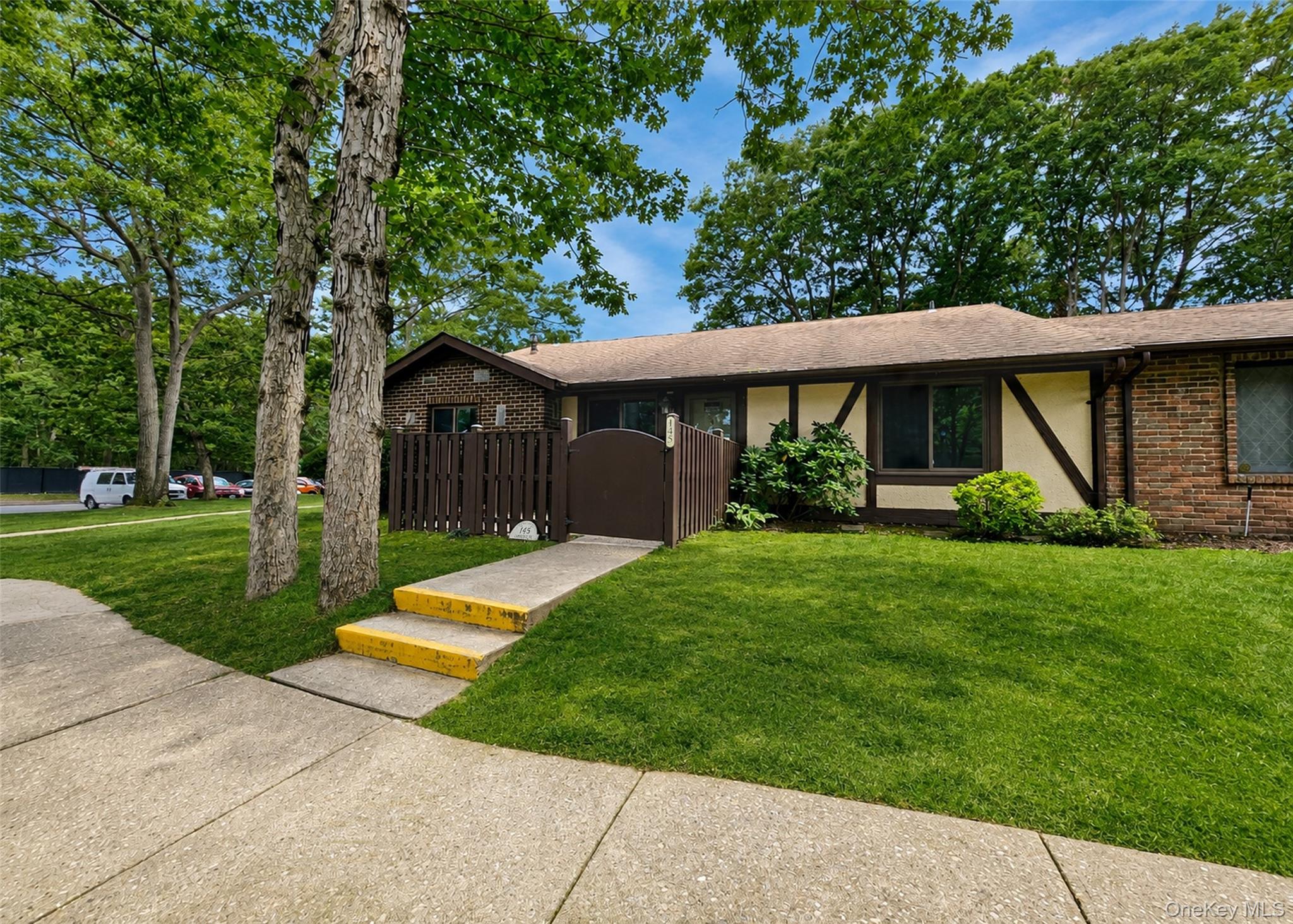 145 Cambridge Drive Property Photo 1