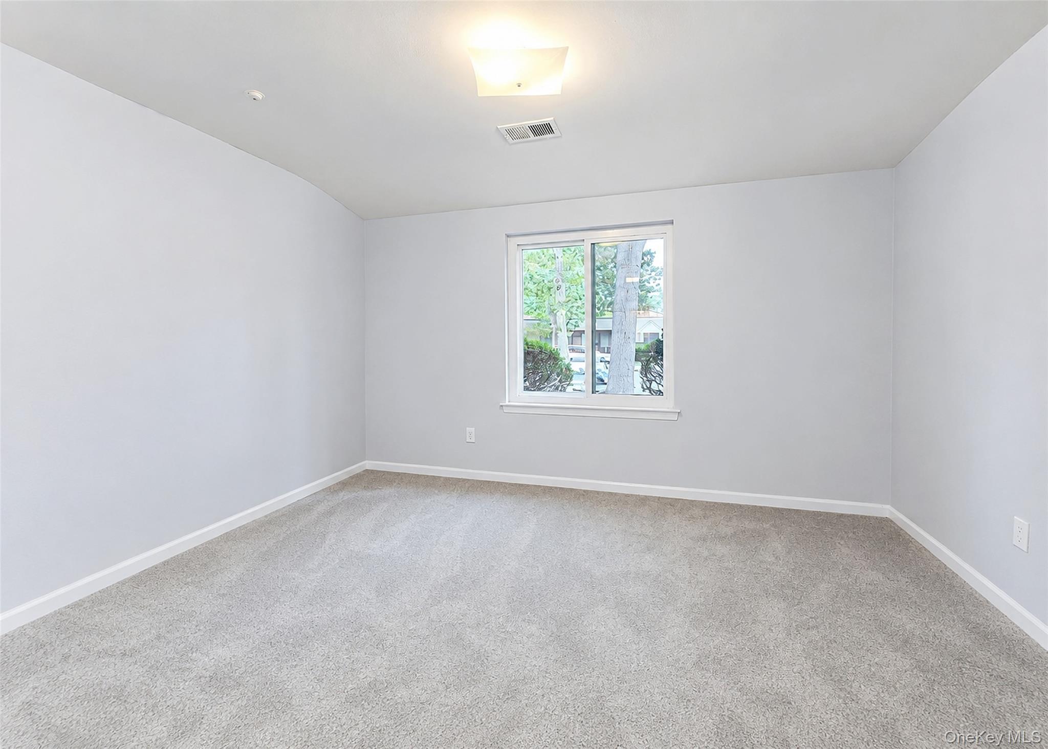 145 Cambridge Drive Property Photo 12