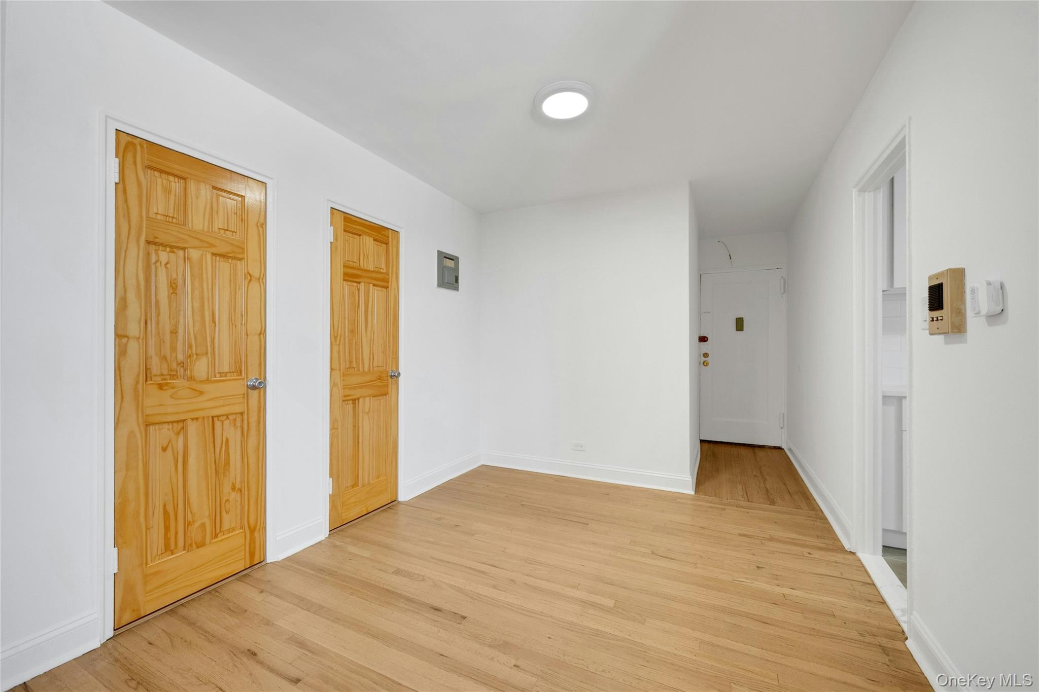 5650 Netherland Avenue 3c Property Photo 8