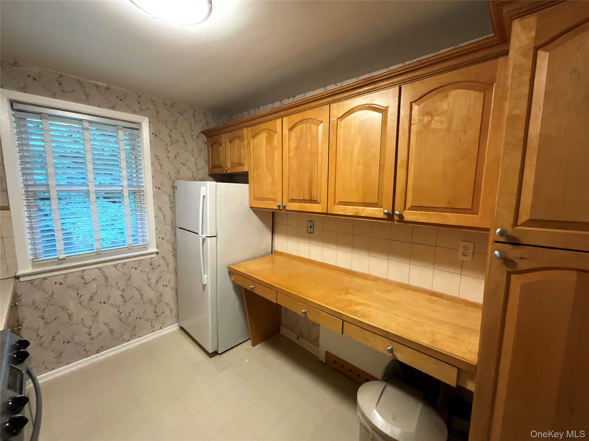 71 Avon Circle D Property Photo 6
