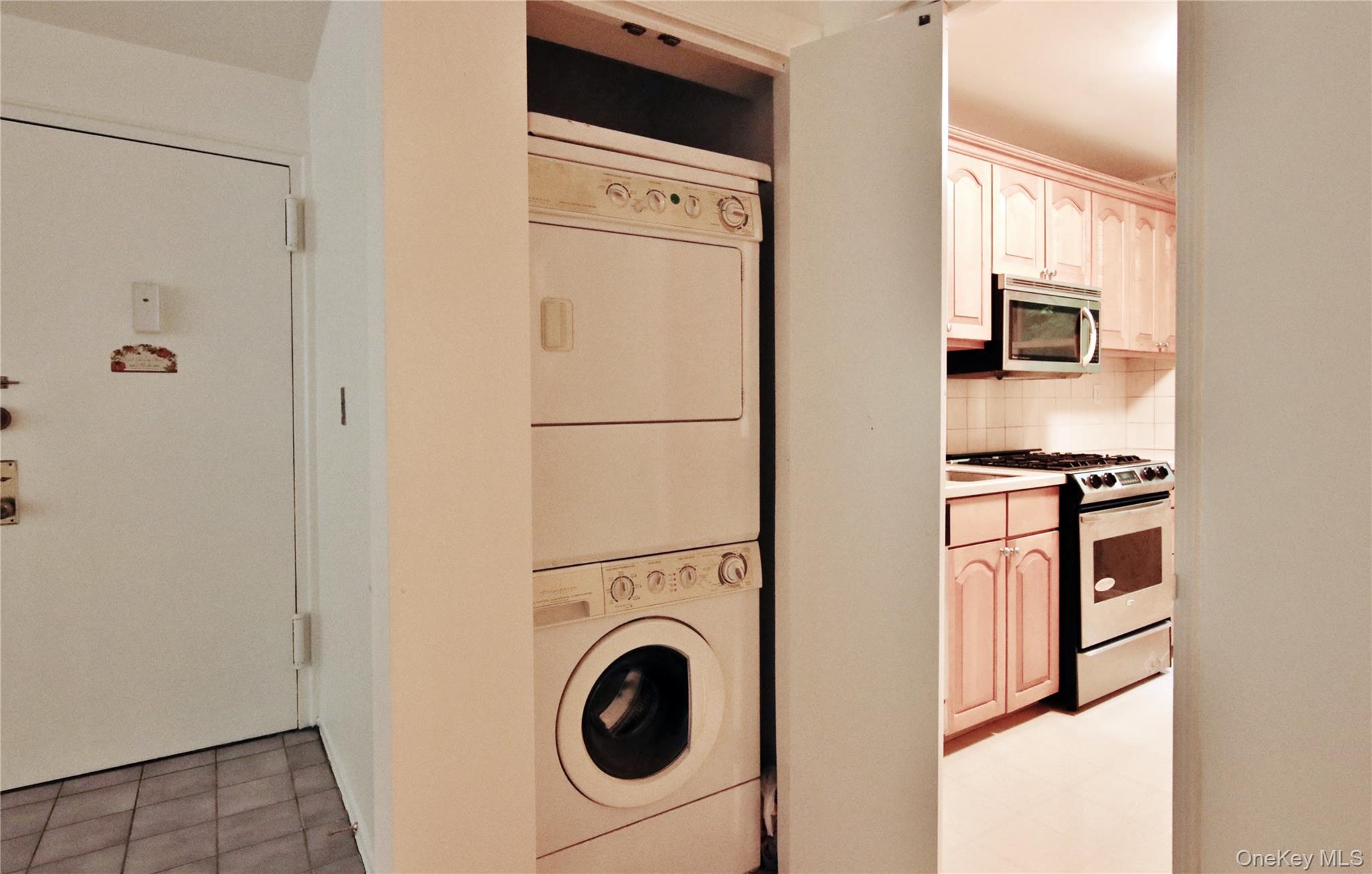 71 Avon Circle D Property Photo 13