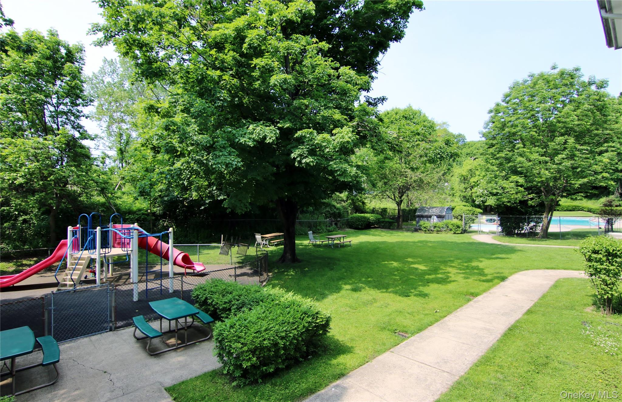 71 Avon Circle D Property Photo 18