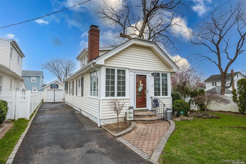 18 Yale Place Property Photo 1