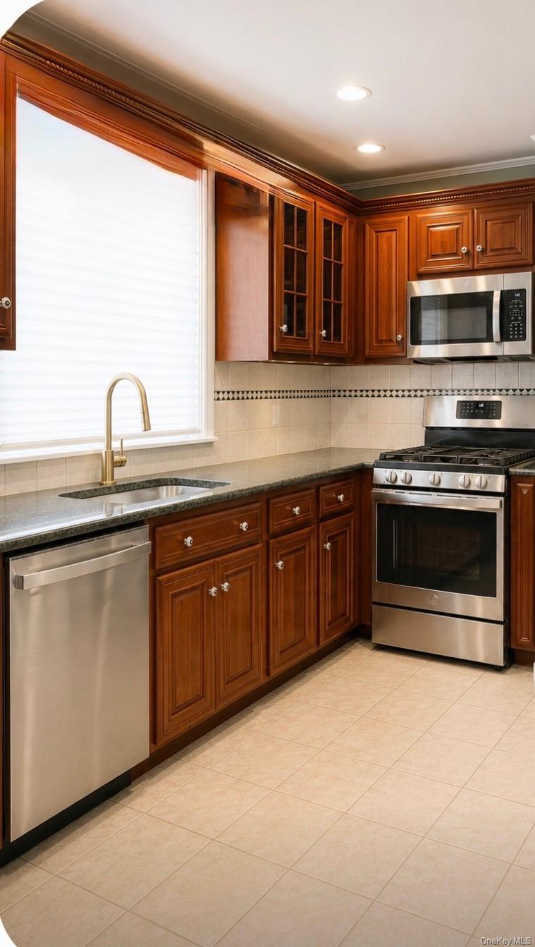 18 Yale Place Property Photo 15