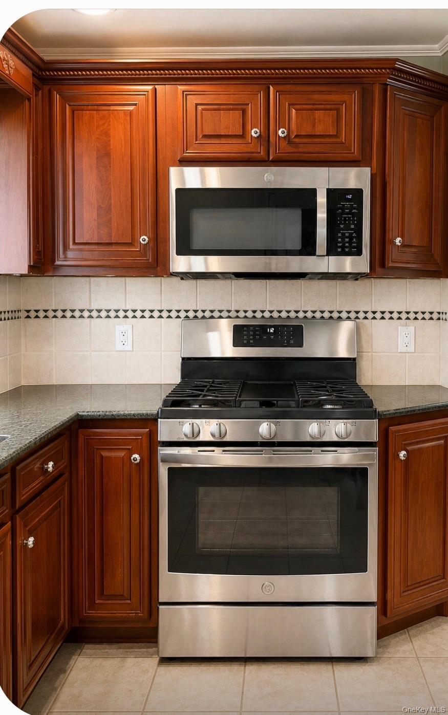 18 Yale Place Property Photo 16