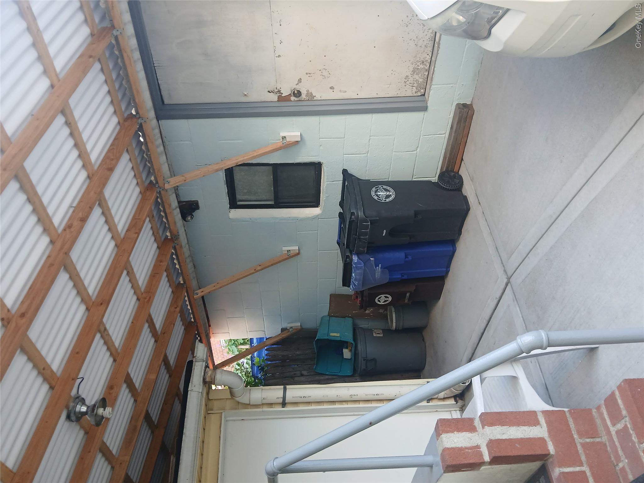 41-32 95 Street Property Photo 5