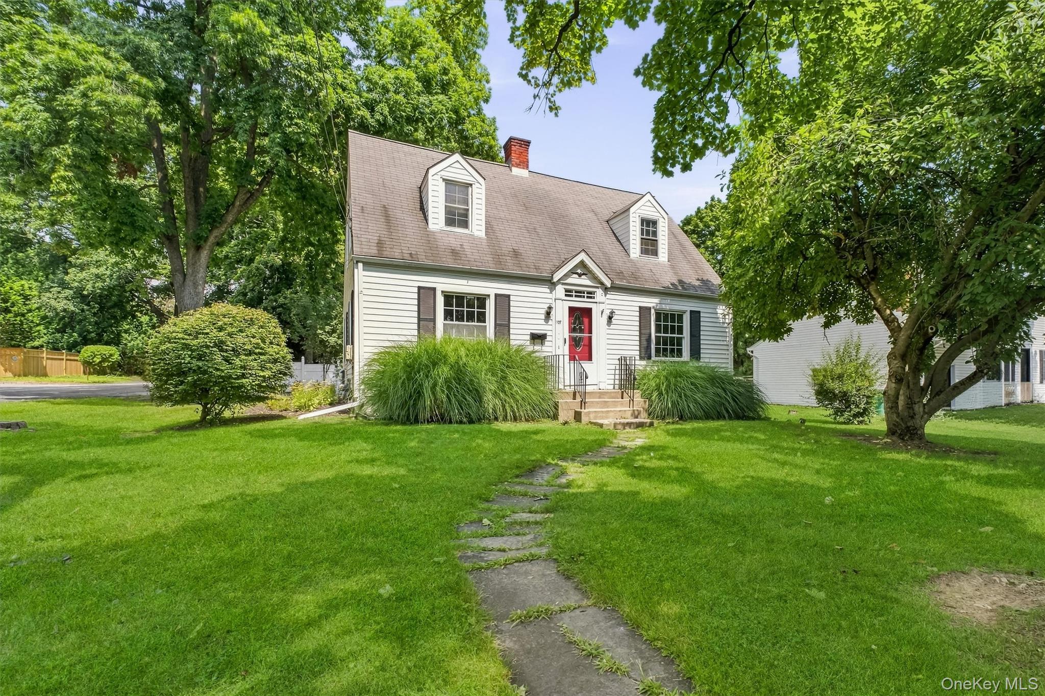 107 E Cedar Street Property Photo 3