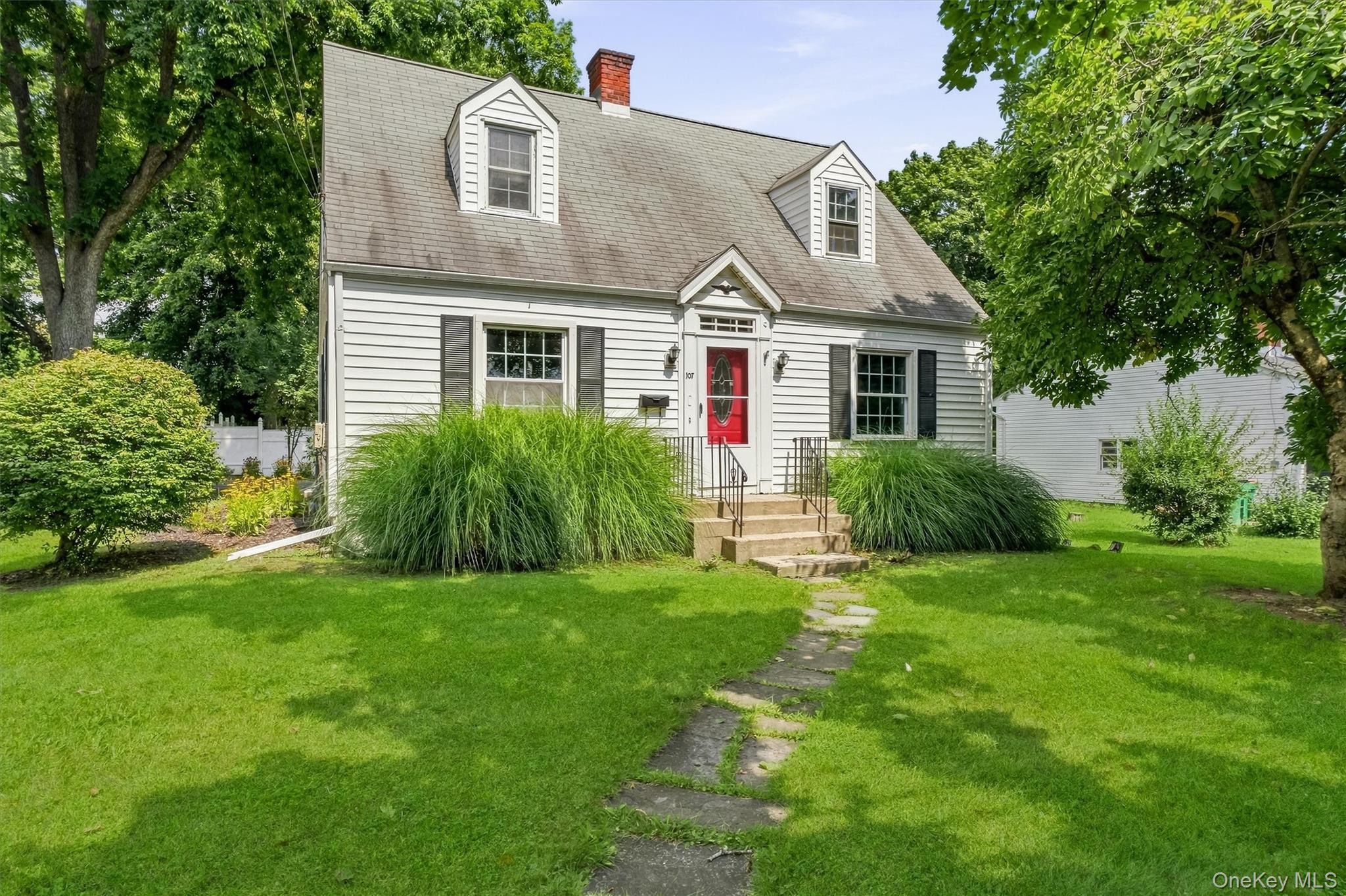 107 E Cedar Street Property Photo 5