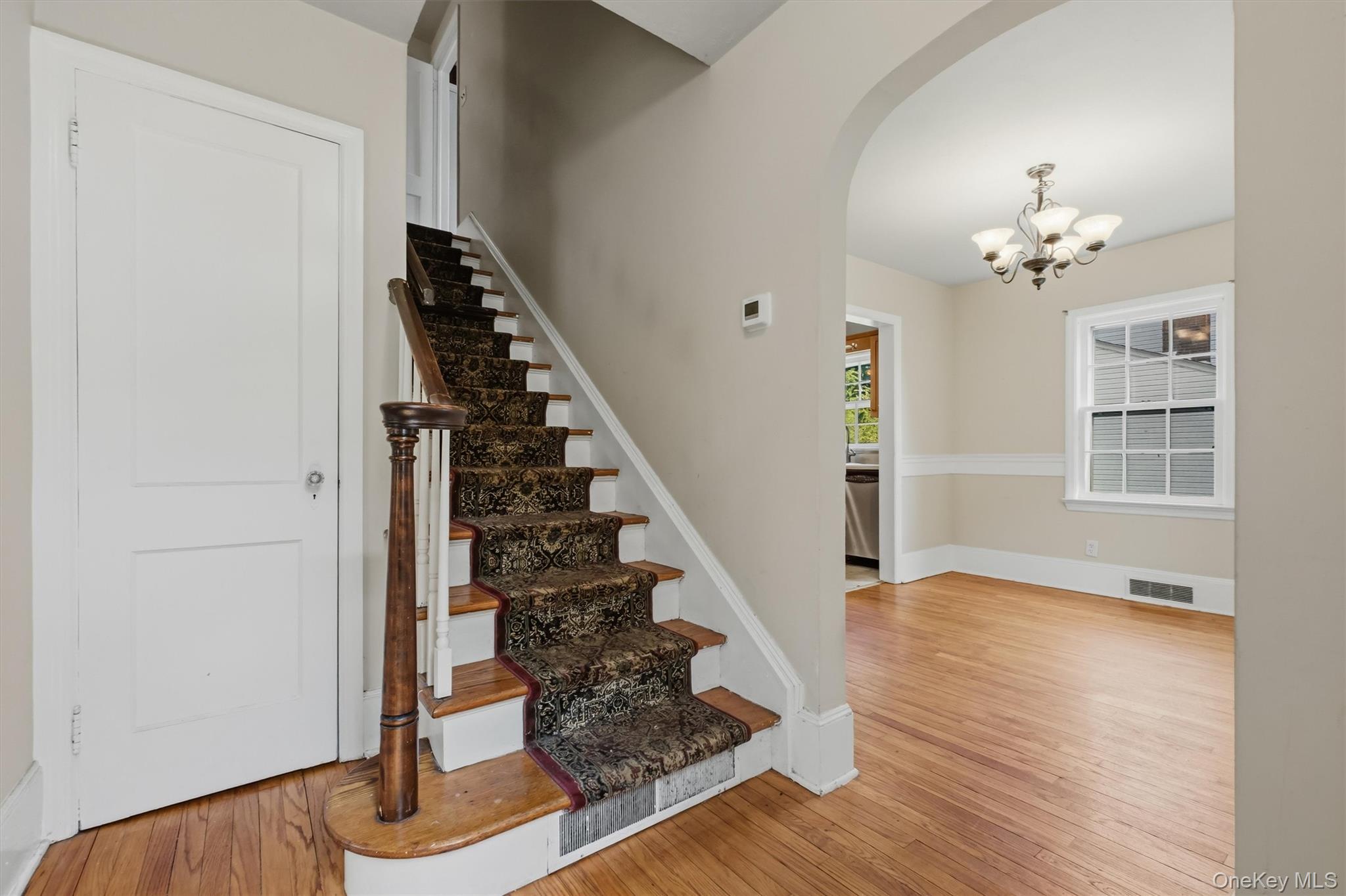 107 E Cedar Street Property Photo 8