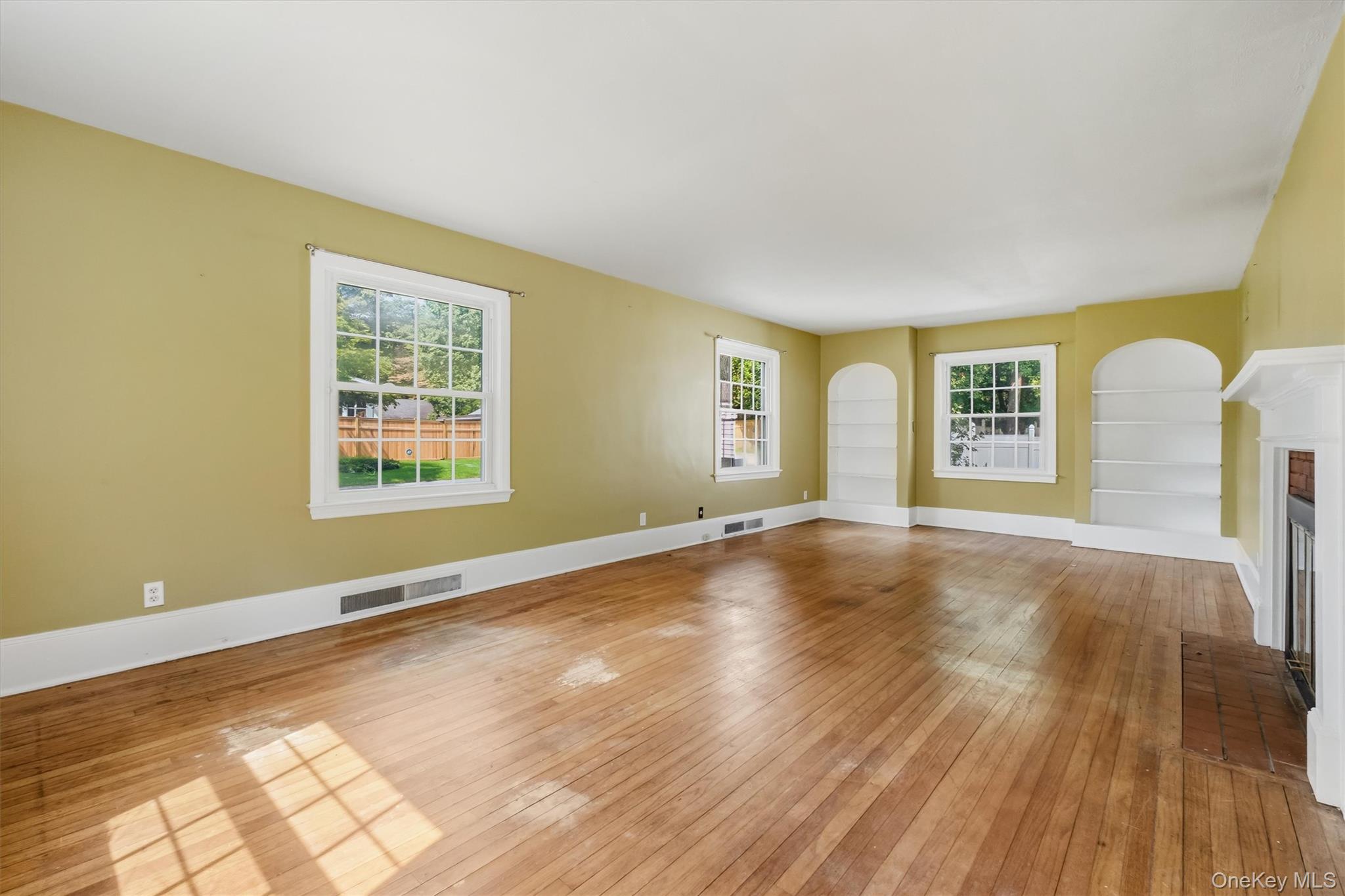 107 E Cedar Street Property Photo 10