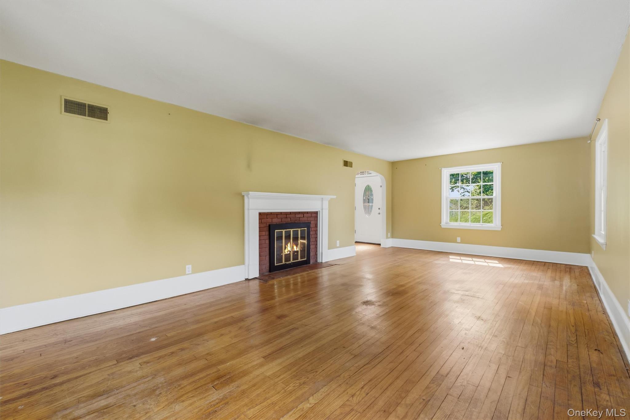 107 E Cedar Street Property Photo 13