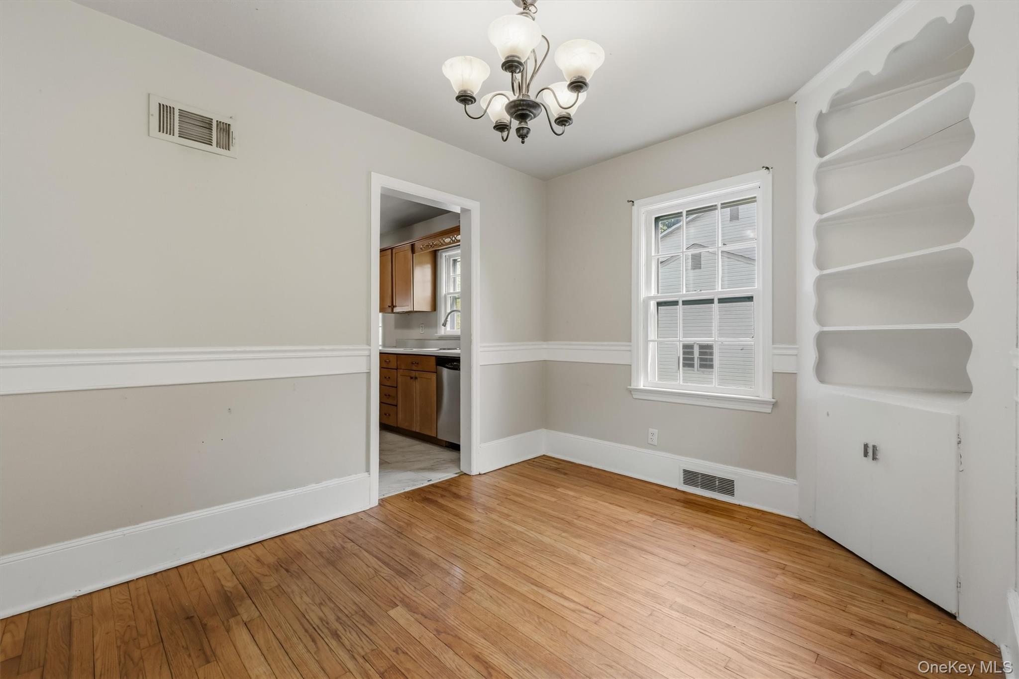 107 E Cedar Street Property Photo 14