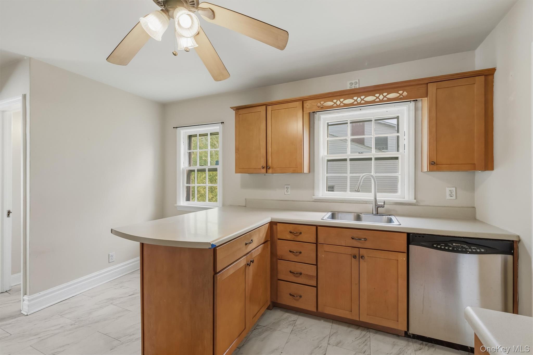 107 E Cedar Street Property Photo 19
