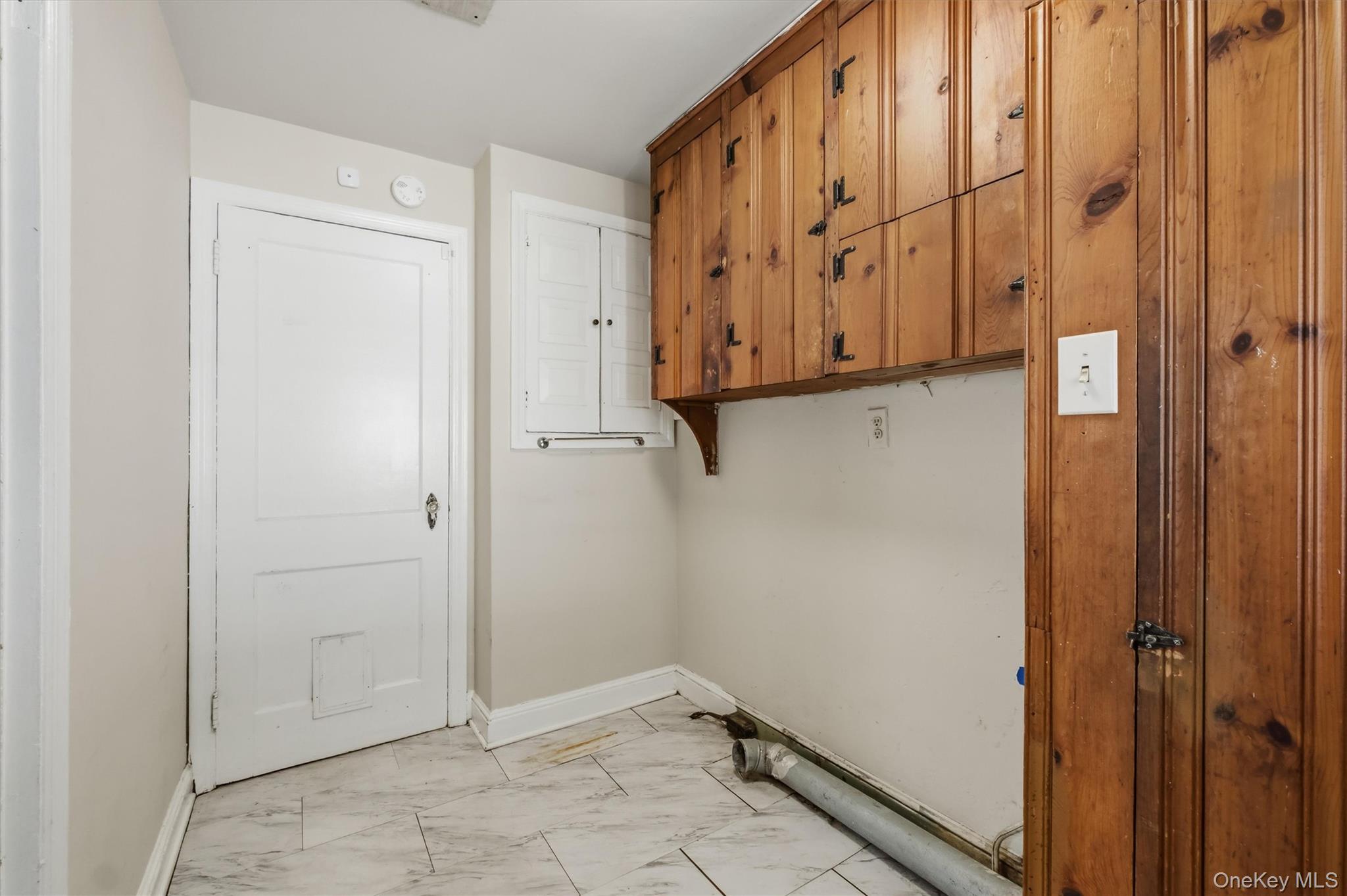 107 E Cedar Street Property Photo 24