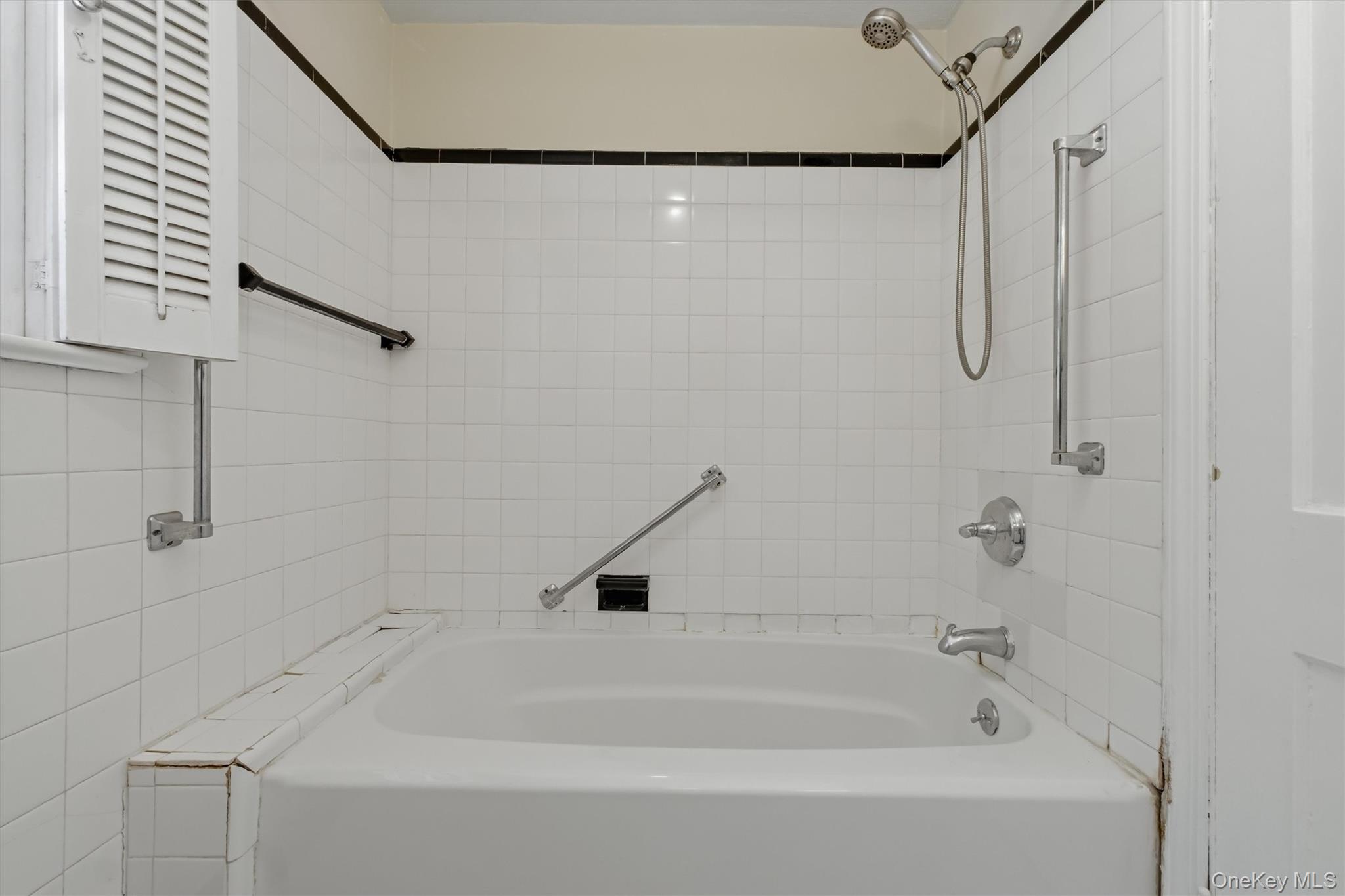 107 E Cedar Street Property Photo 37