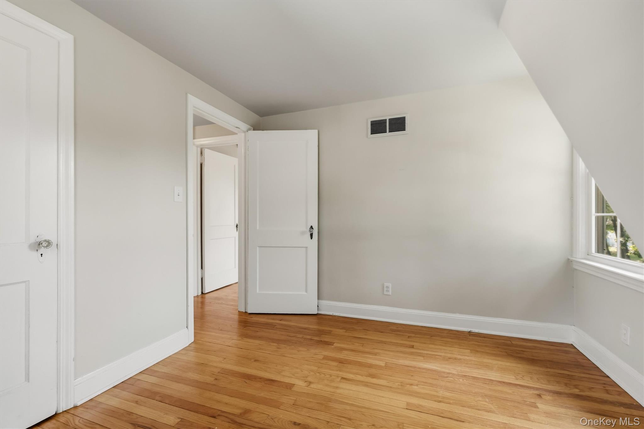 107 E Cedar Street Property Photo 39