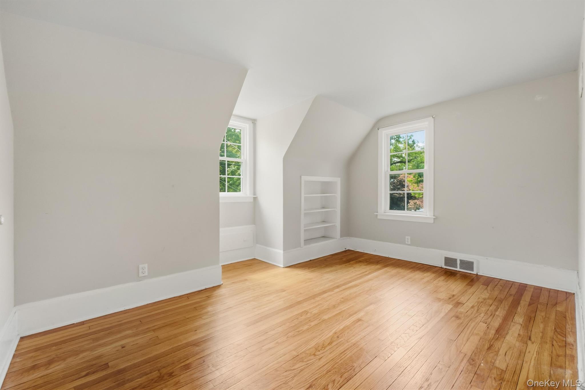 107 E Cedar Street Property Photo 40