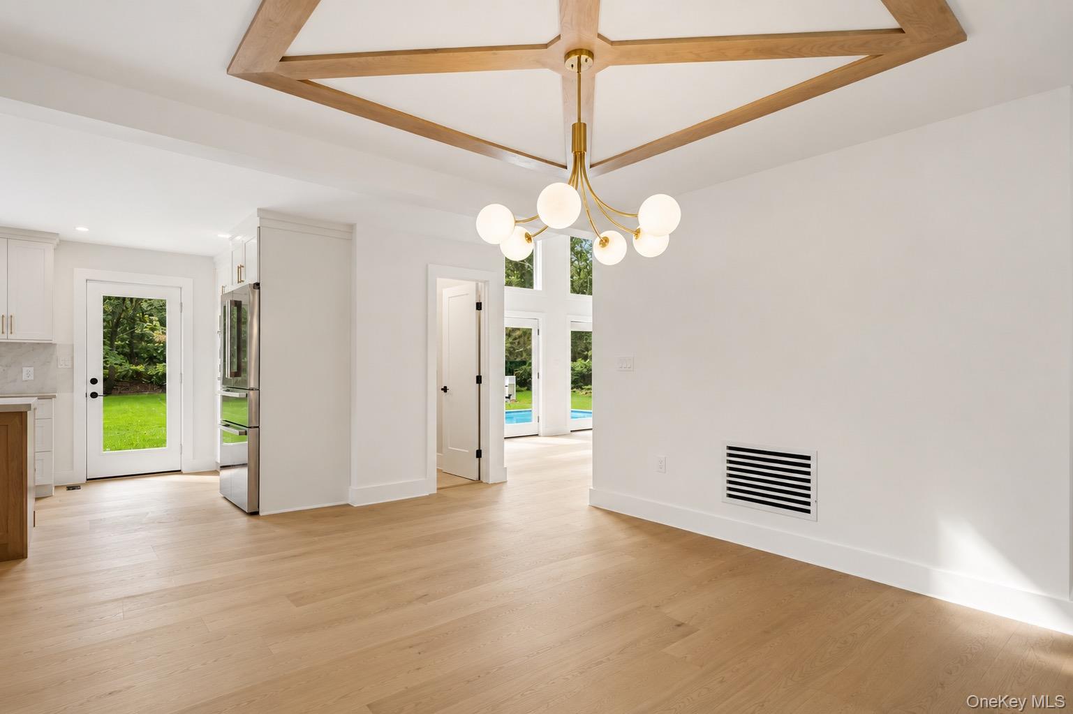 8 Hidden Path Property Photo 9