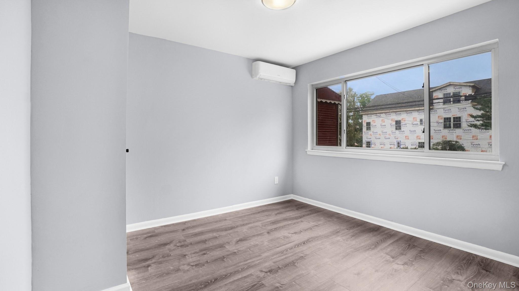 806 E 227th Street Property Photo 15