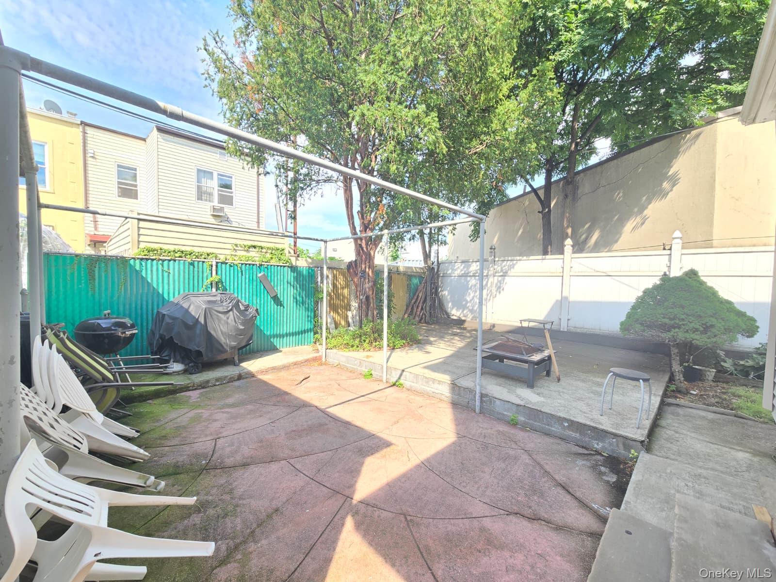 9734 86th Street Property Photo 6