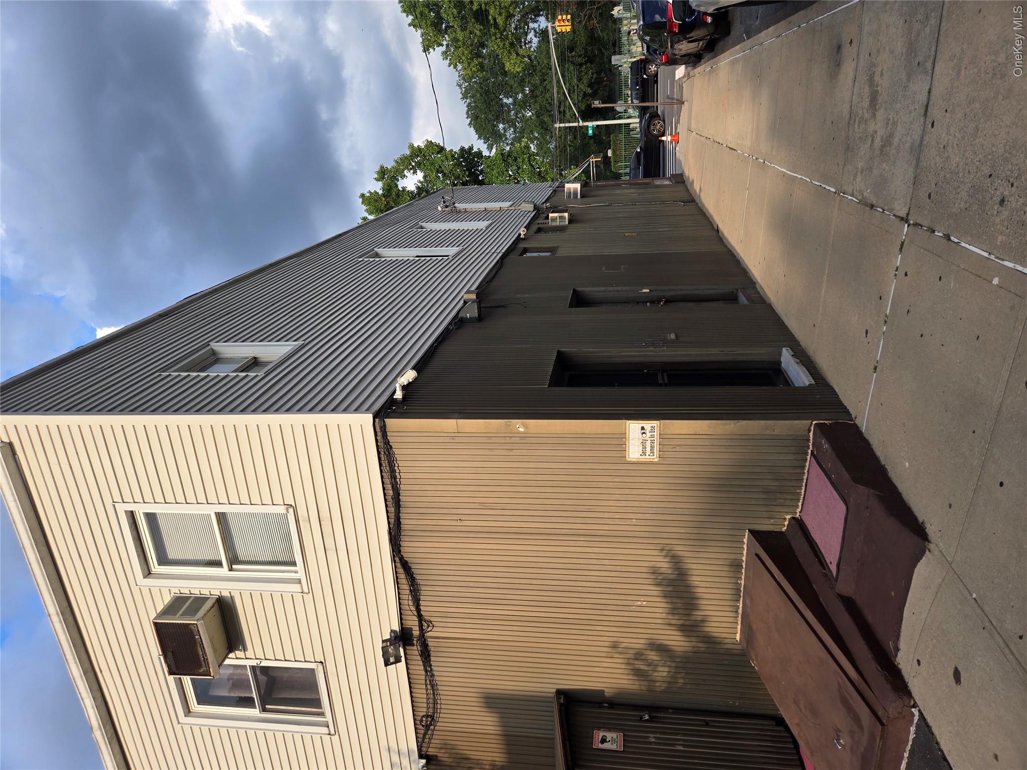 6746 80th Street Property Photo 4