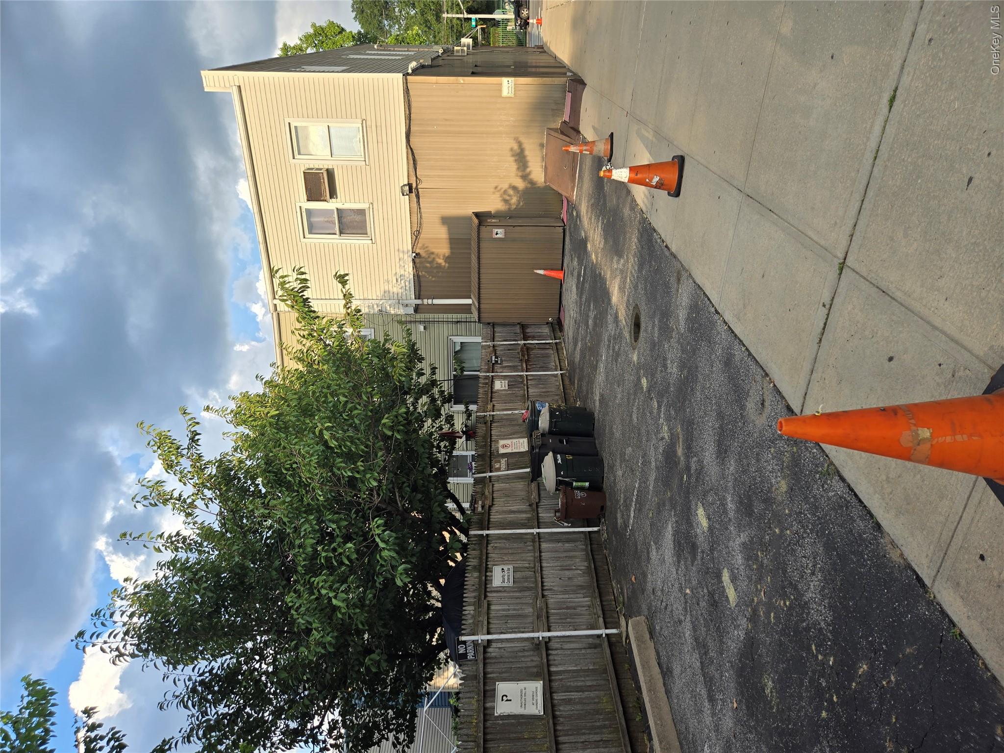 6746 80th Street Property Photo 5