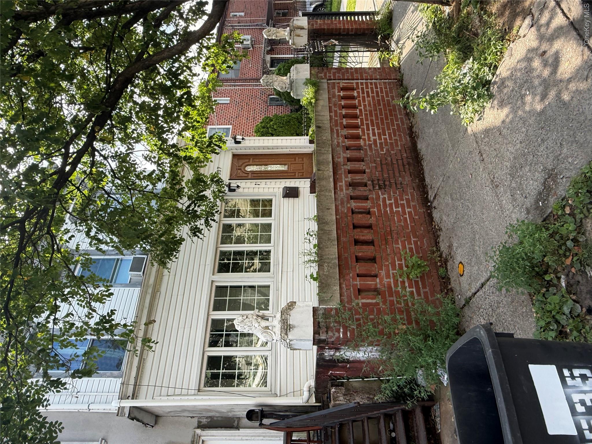 537 Jerome Street Property Photo 3