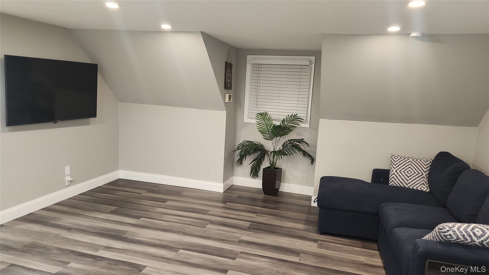 1530 Herzel Boulevard Property Photo 2