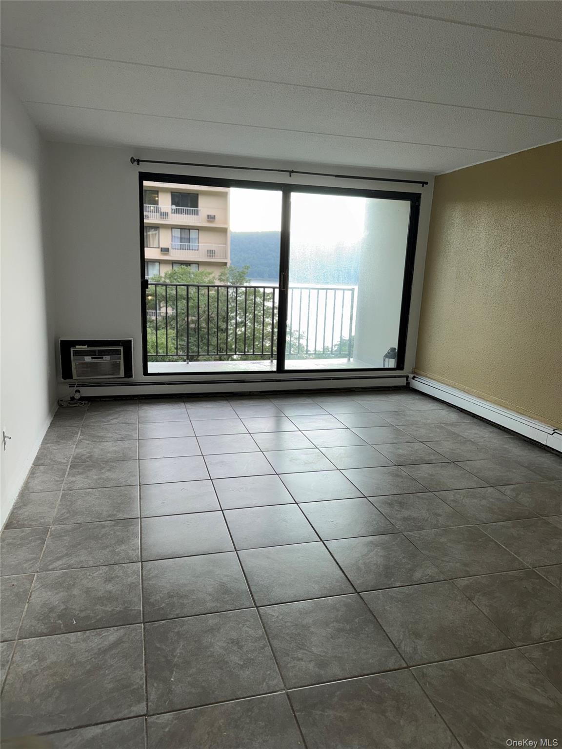 1116 Warburton Avenue 2g Property Photo 6