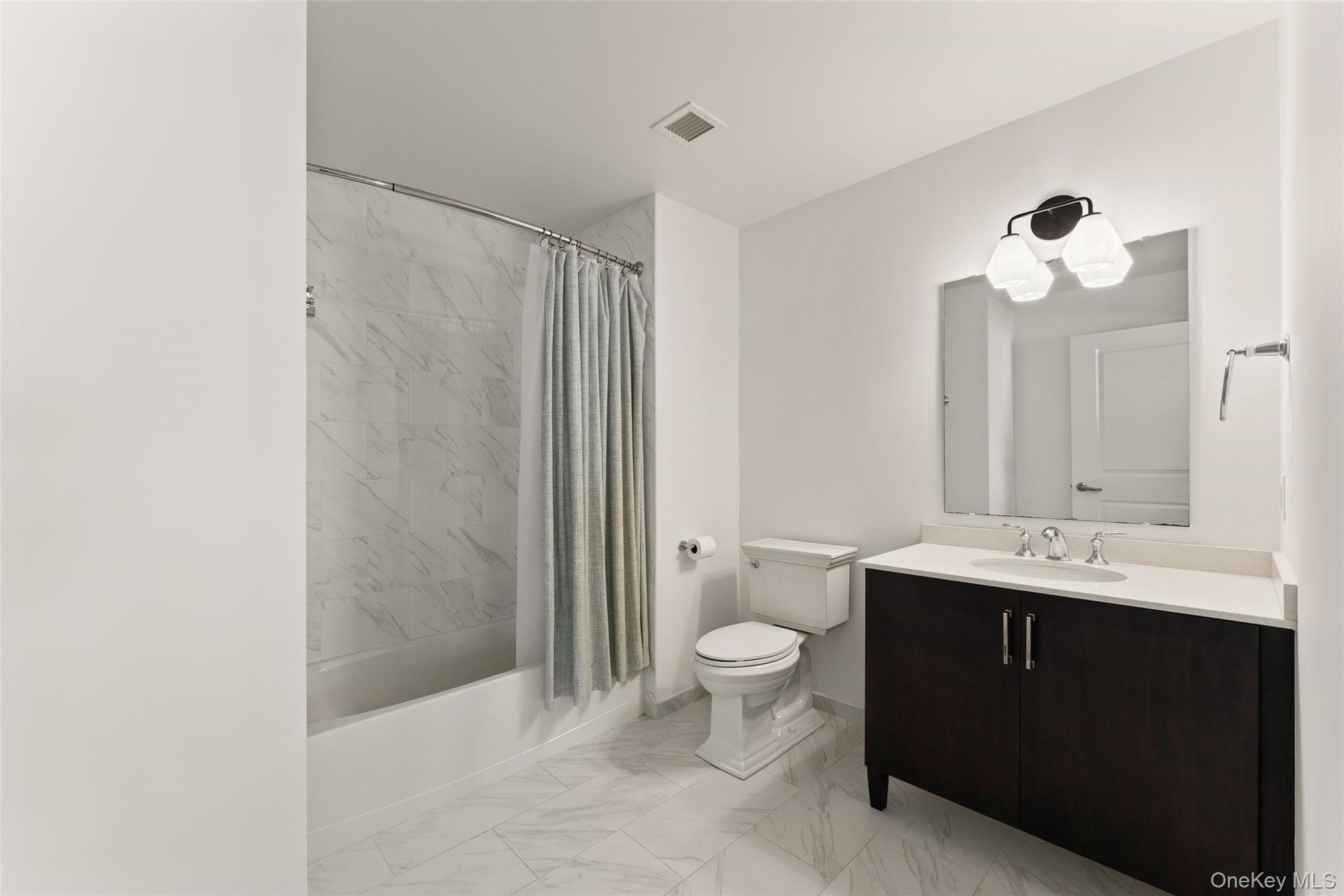 10 Byron Place 504 Property Photo 13