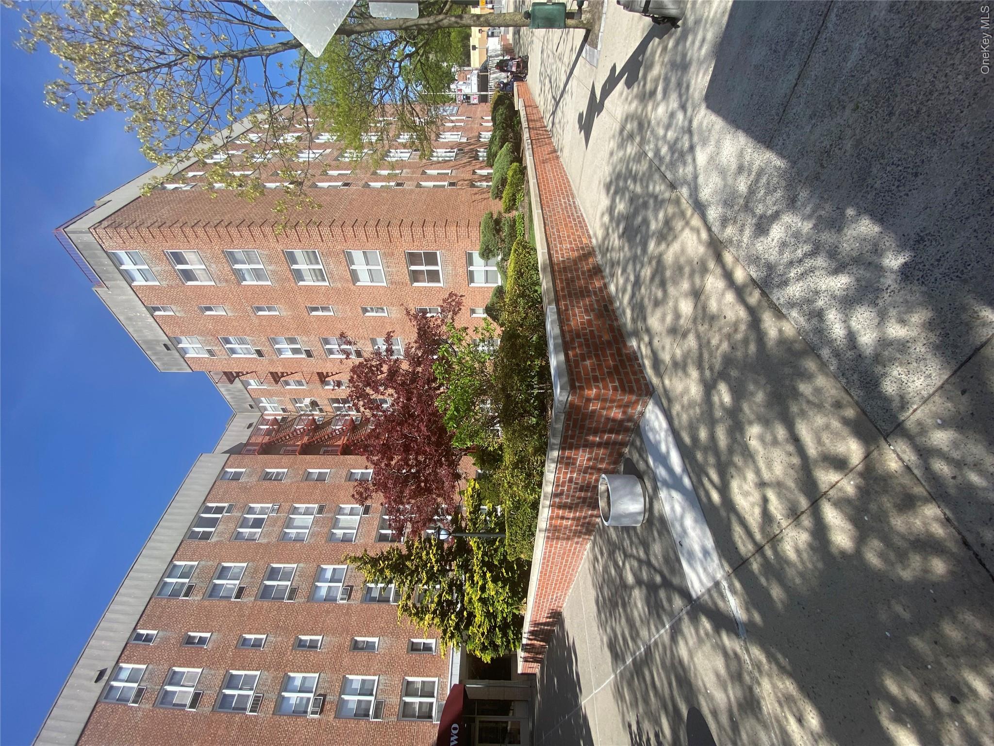 2 Sadore Lane 5z Property Photo 4