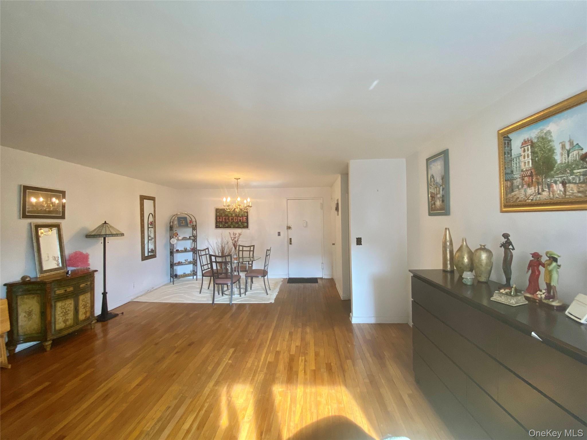 2 Sadore Lane 5z Property Photo 8