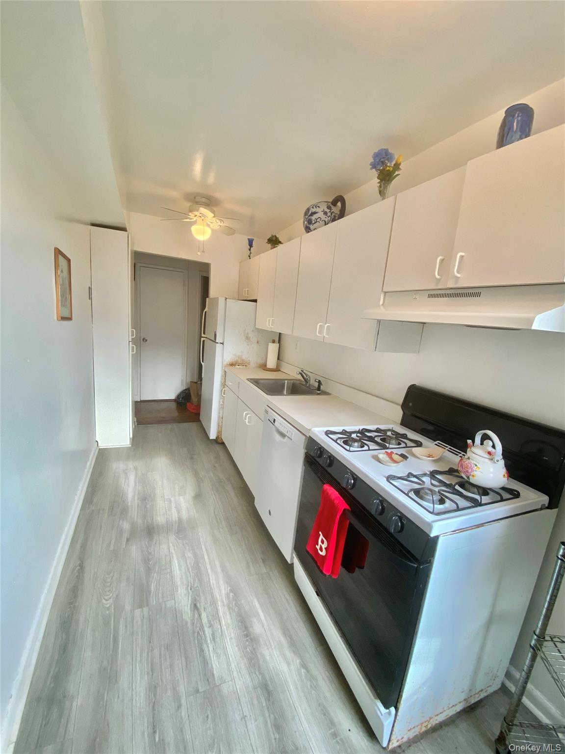 2 Sadore Lane 5z Property Photo 11