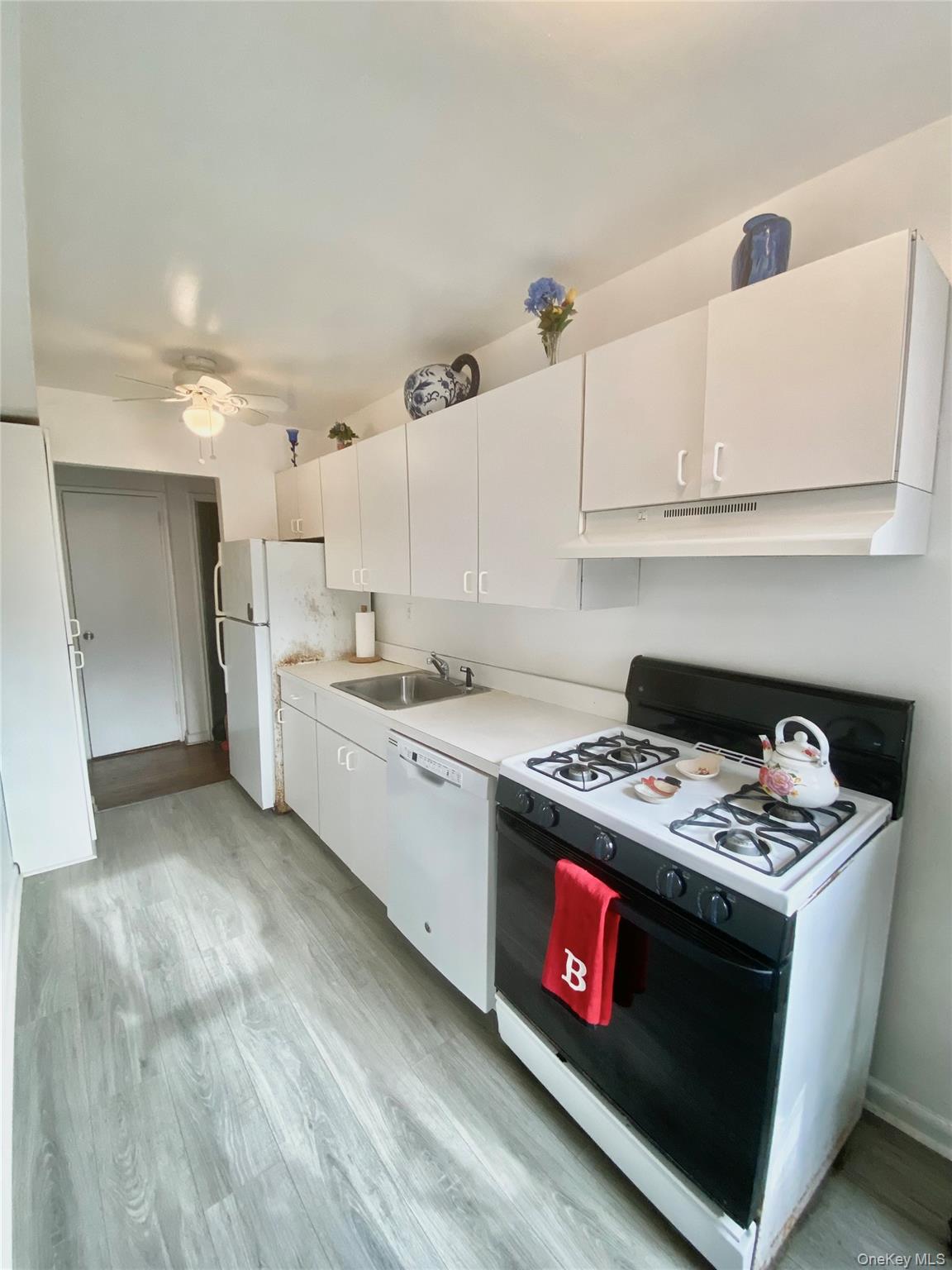 2 Sadore Lane 5z Property Photo 12