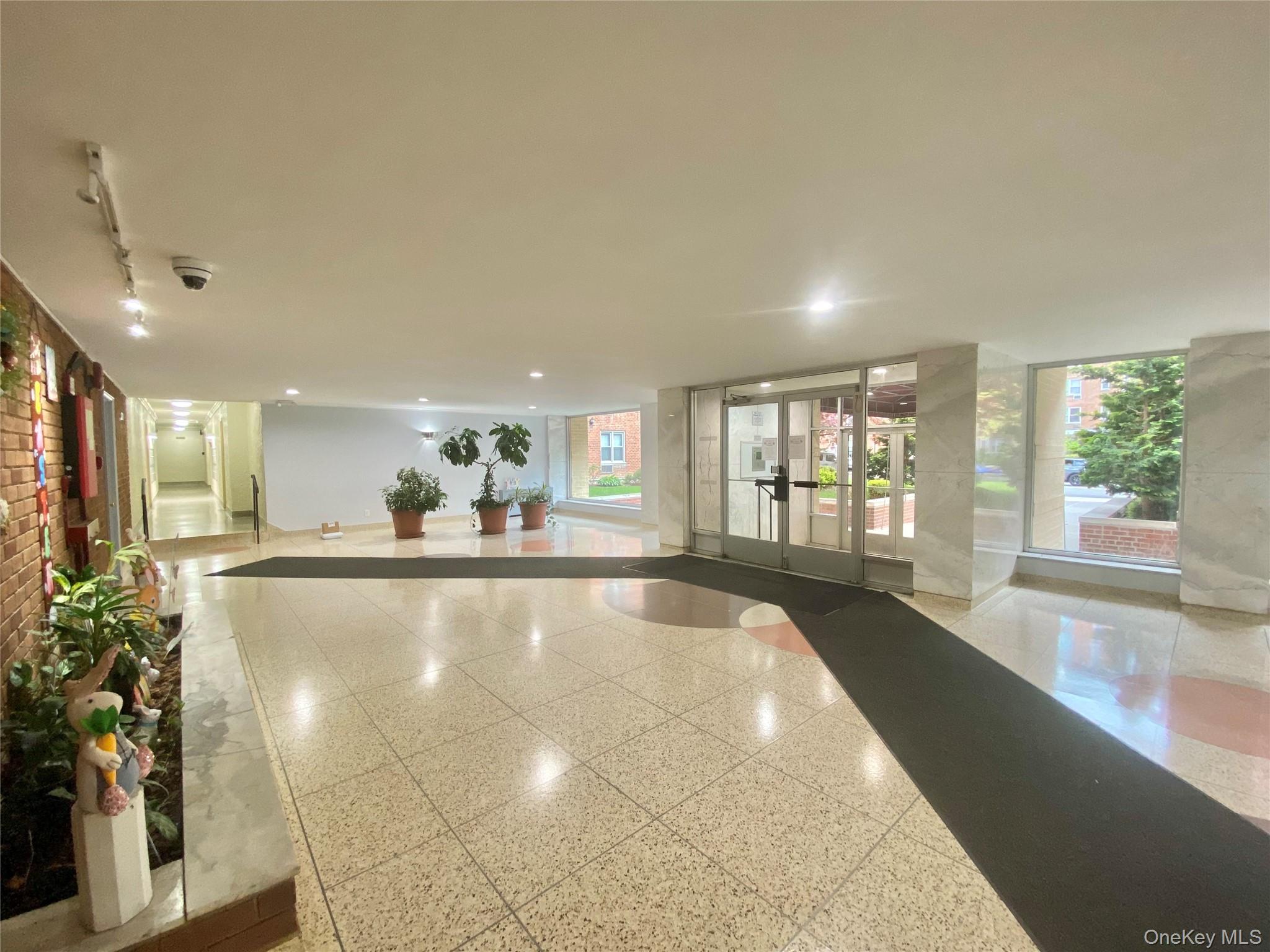2 Sadore Lane 5z Property Photo 18