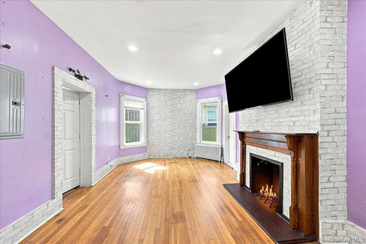 228 N 5th Avenue Property Photo 5