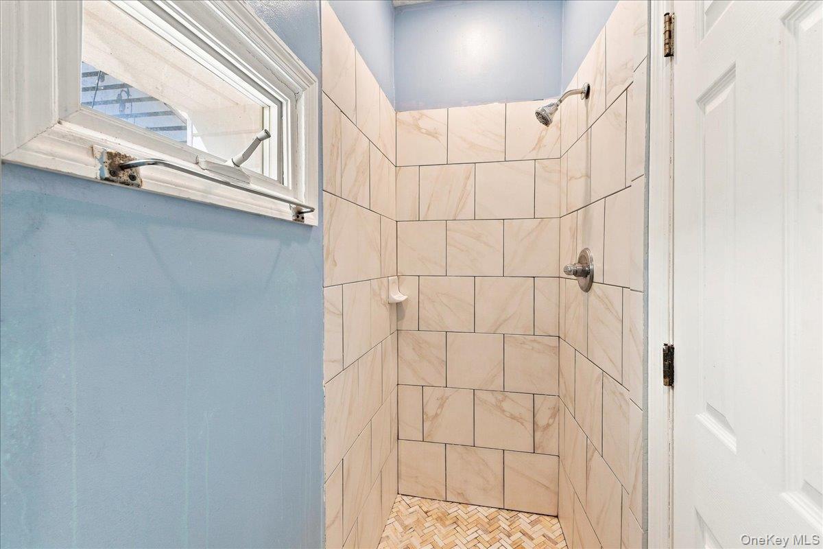 228 N 5th Avenue Property Photo 13