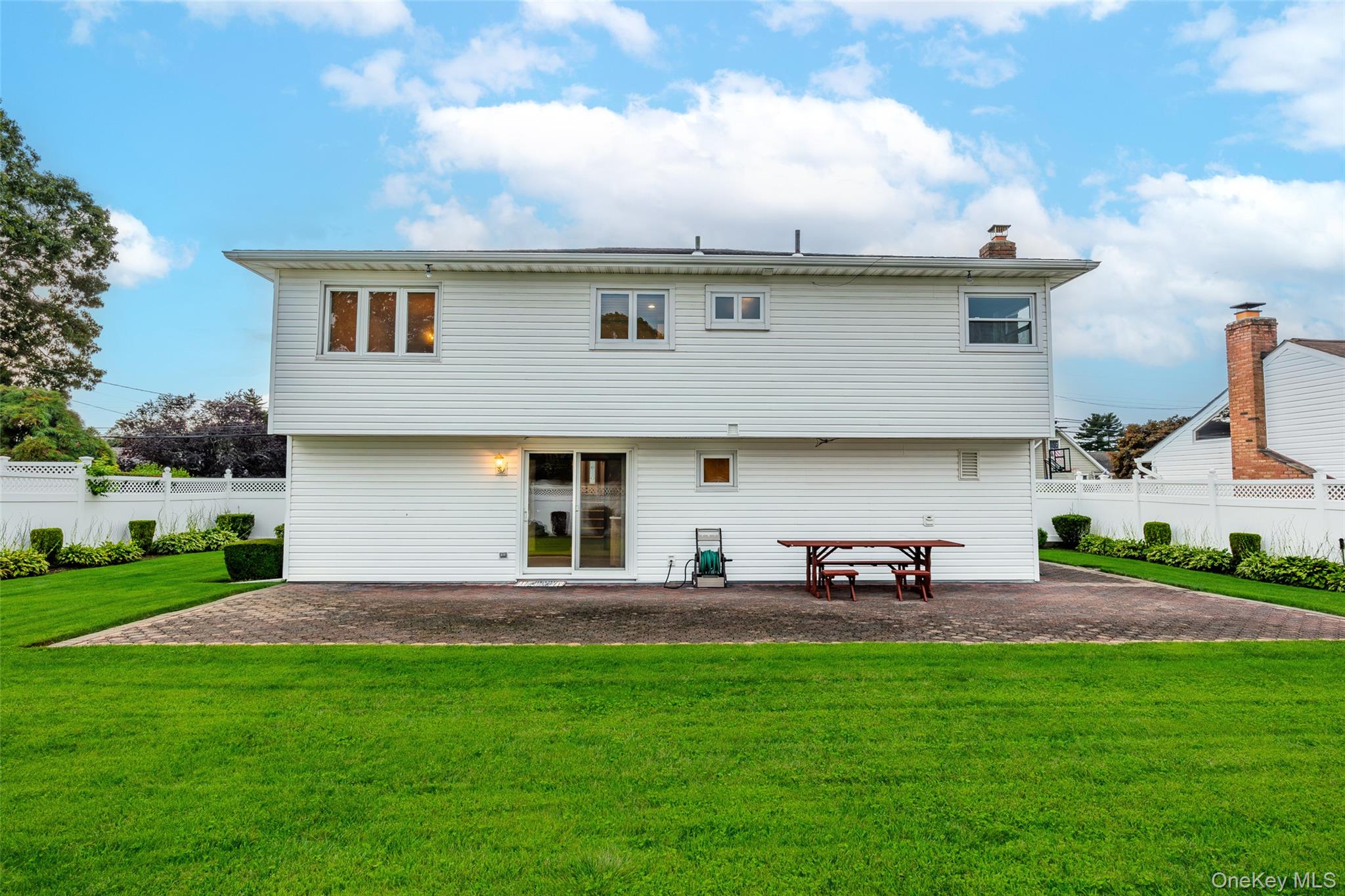 93 Toronto Avenue Property Photo 3