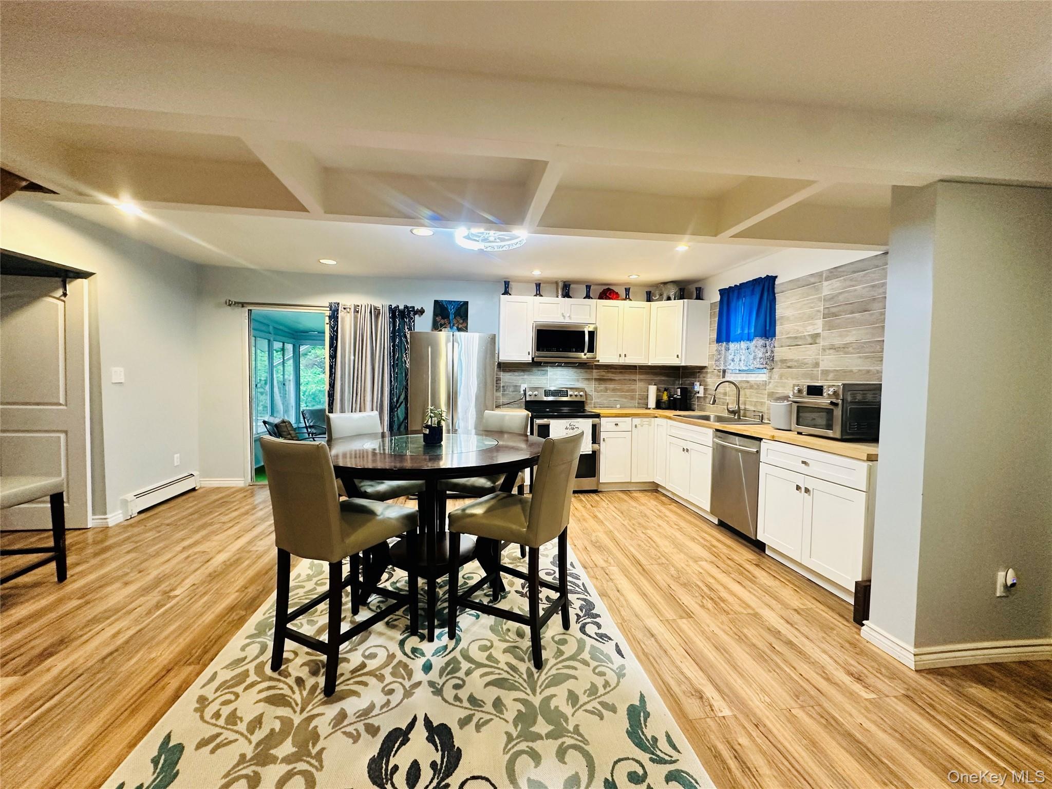 14 Macdonnell Heights Property Photo 3