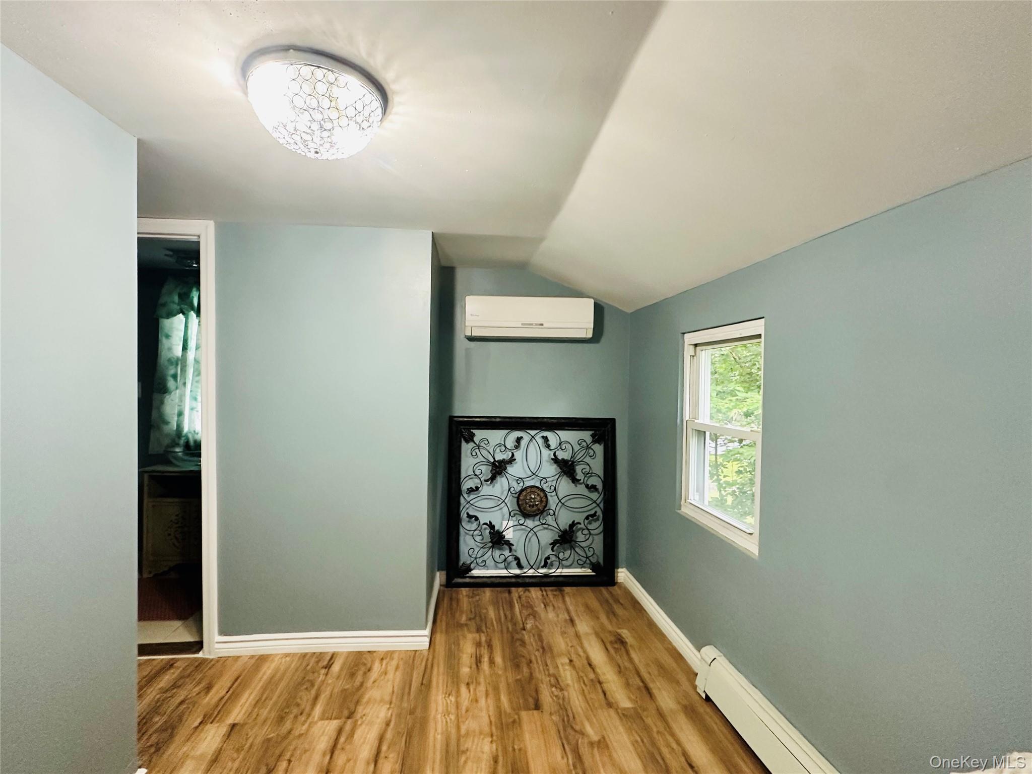 14 Macdonnell Heights Property Photo 14