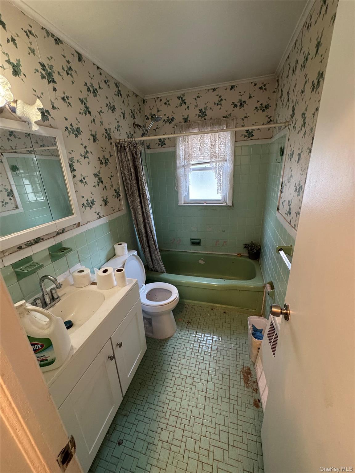 283 Doherty Avenue Property Photo 5