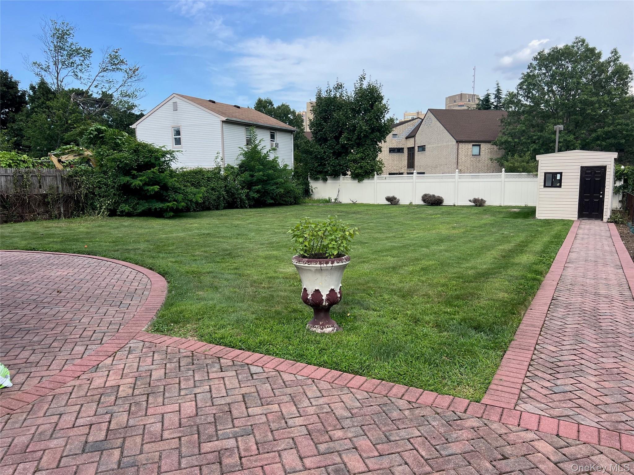 106 Lawrence Street Property Photo 3